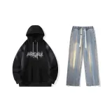 Комплект одежды (Черный топ + Винтажные синие джинсы)