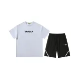 Белая рубашка с короткими рукавами+черные шорты