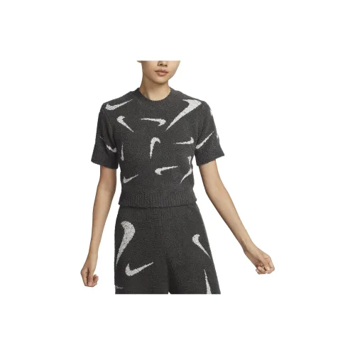 NIKE Серые Женские Футболки