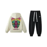 Хаки свитшот + черные штаны