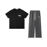 Чёрный топ + тёмно-серые штаны