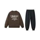 Свитшот кофейного цвета + черные штаны