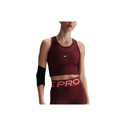 Nike Clothing Женские майки красного цвета