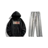 Комплект одежды (Черный свитшот + Светло-синие джинсы)