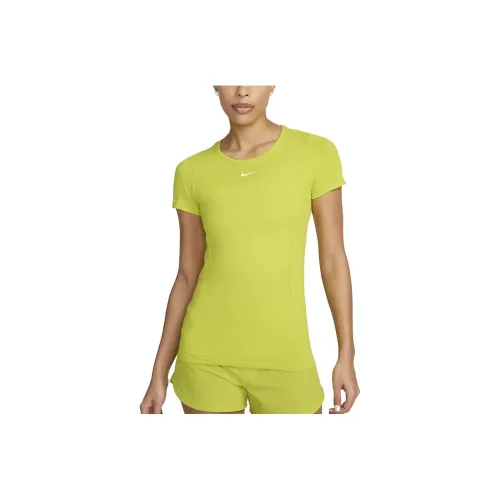 NIKE Кактусовый зеленый Женские футболки