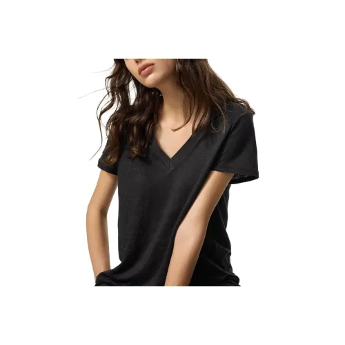 UNIQLO Черные Женские Футболки