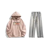 Комплект одежды (Розовый свитшот + Светло-синие джинсы)