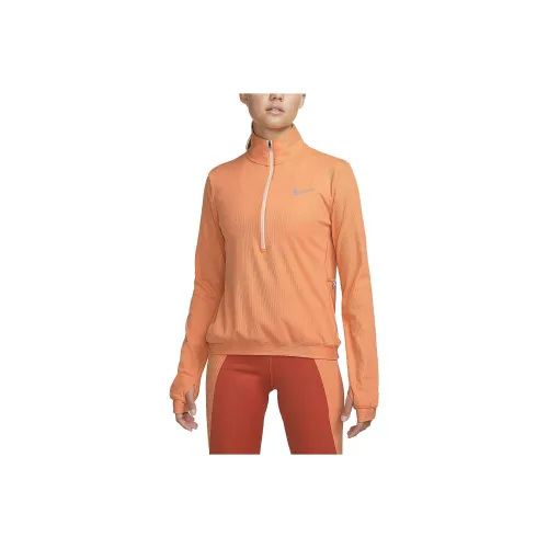 NIKE Апельсиновые Женские Футболки