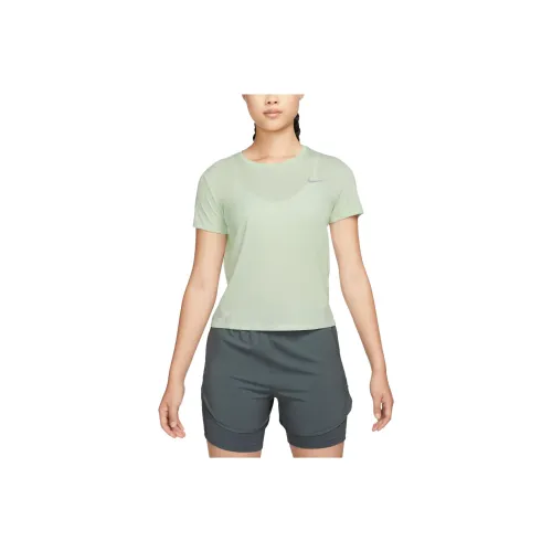 Nike Бег T-Shirt Женская Светло-Зеленая