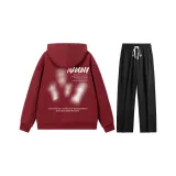 Бордовый свитшот + черные штаны