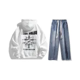 Комплект одежды (Белый свитшот + Темно-синие джинсы с эффектом вымытого)