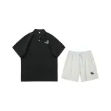 Черная рубашка с коротким рукавом + белые шорты