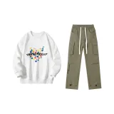 Белый свитшот + хаки карго-брюки