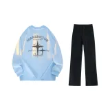 Арктический ледяной синий (длинный рукав) + черные джинсы