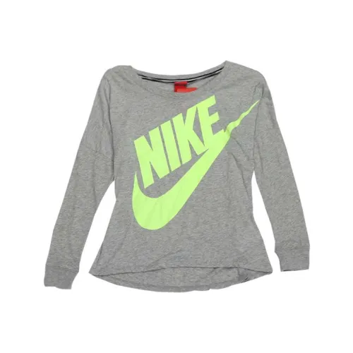 NIKE Серые Женские Футболки