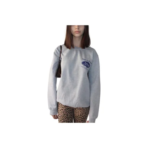 Attends Женские Т-рубашки