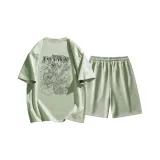 Зеленый цвет камня, росток