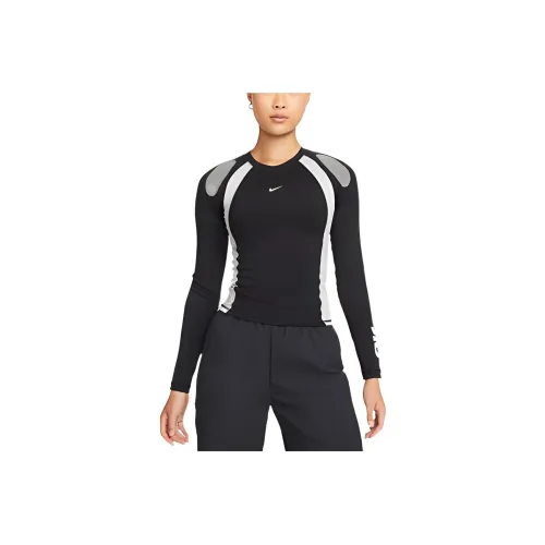 NIKE Черные Женские Футболки