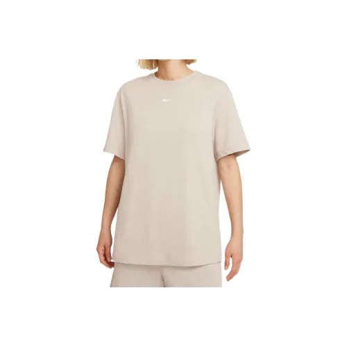 Nike Sportswear Essentials Series T-Shirt Женская Хаки