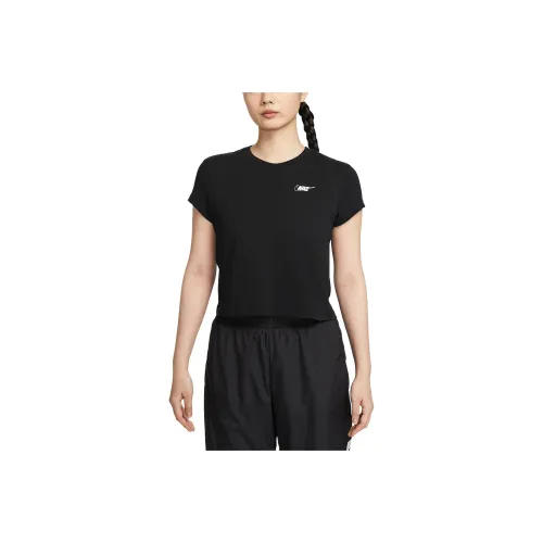 Nike Sportswear Club Стандартная футболка женская черная