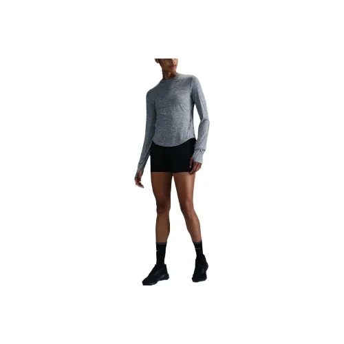 nike Dri Fit UV Стандартная T-рубашка Женская Серого цвета