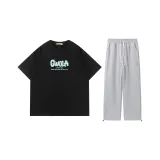 Чёрная короткая рукавная рубашка + светло-серые штаны