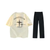 Светлый абрикос + черный джинсы