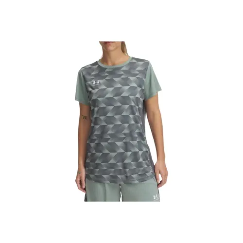 Under Armour Challenger Стандартная футболка Женская Серый Зеленый