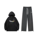 Чёрный топ + тёмно-серые штаны