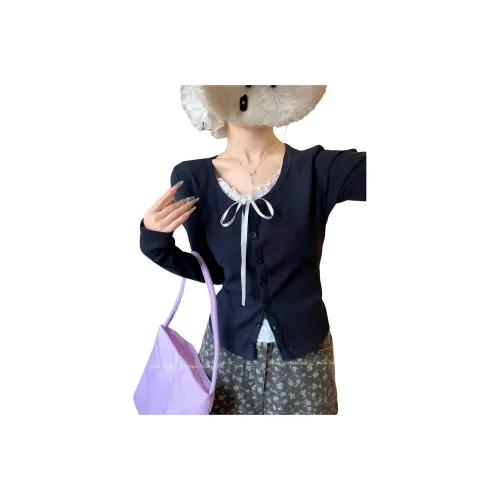 Flowers in water T-Shirt Женская