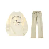 Светлый абрикос (длинный рукав) + желтые джинсы с эффектом грязи