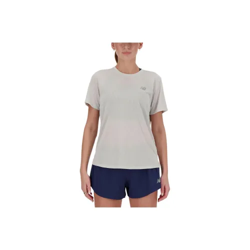 New Balance Athletics AMPLIFIED T Рубашка Женская Фотиния Холодный Серый