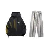 Комплект (Черный топ + Светло-синие джинсы)