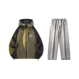 Комплект (Армейский зеленый топ + светло-синие джинсы)