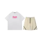 Белая футболка + абрикосовые шорты