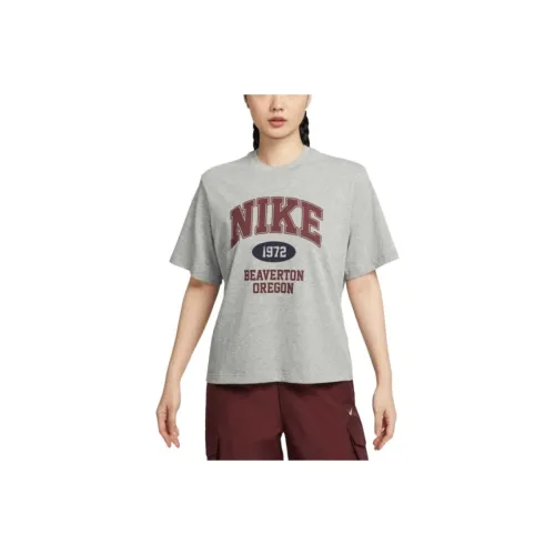 Nike Sportswear Стандартная футболка женская серая