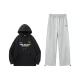 Чёрный топ + Светло-серые штаны