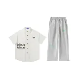 Белый топ + светло-серые штаны