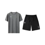 Быстросохнущие черные шорты + серая рубашка с коротким рукавом