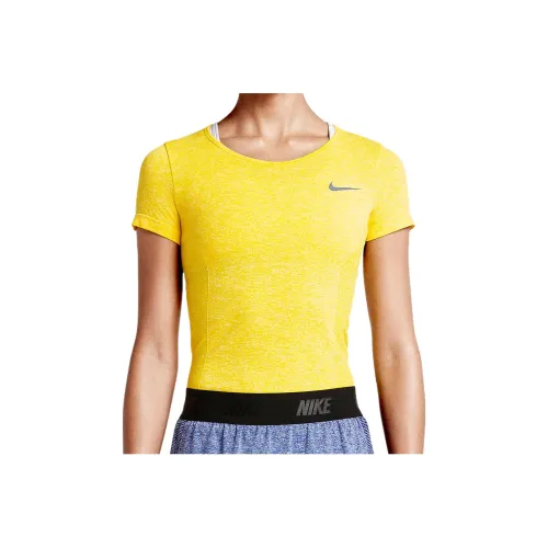 NIKE Желтые Женские Футболки