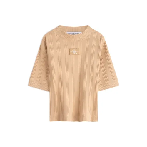 Calvin Klein T-рубашка женская цвет слоновой кости