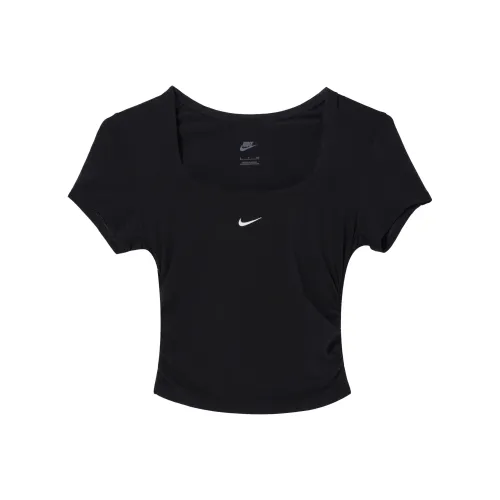NIKE Sportswear Черные Женские Футболки