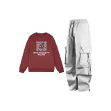 Бордовый топ + бежево-серые штаны