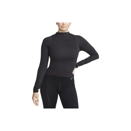 NIKE Черные Женские Футболки