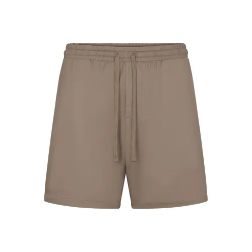 SKIMS SS25 OUTDOOR JERSEY CLASSIC SHORT Повседневные шорты Мужской TRUFFLE Трюфель