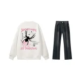 Белый свитшот + черные и серые джинсы