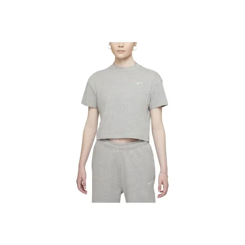 NIKE Темно-серые Женские Футболки
