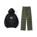 Чёрный топ + армейские зелёные штаны