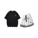 Черная рубашка с коротким рукавом + белые шорты