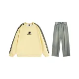 Желтый топ + грязно-желтые штаны